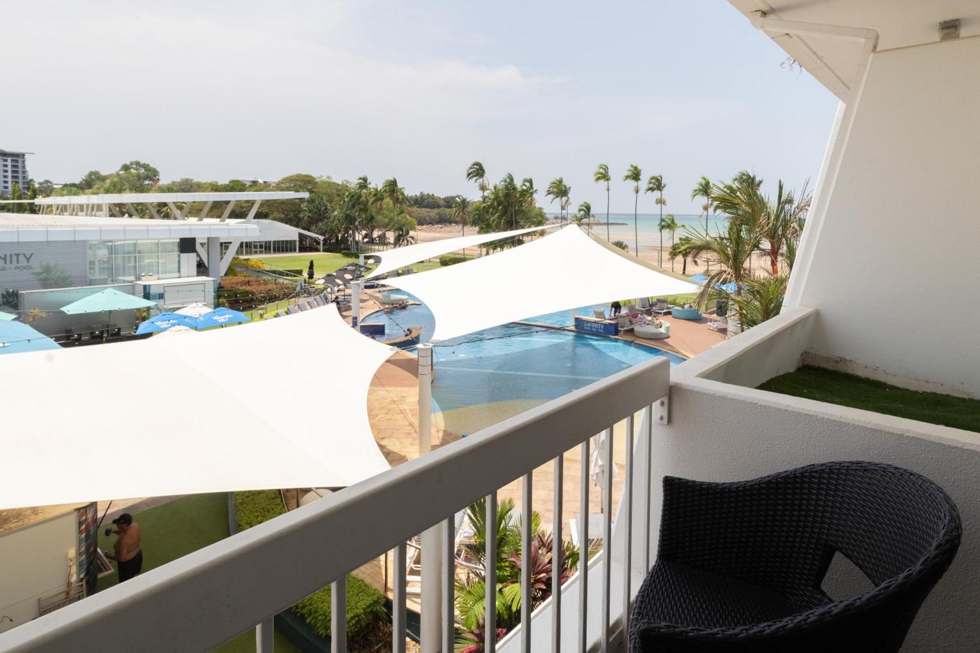 ミンディル ビーチ カジノ アンド リゾート ダーウィン エクステリア 写真 View from a balcony