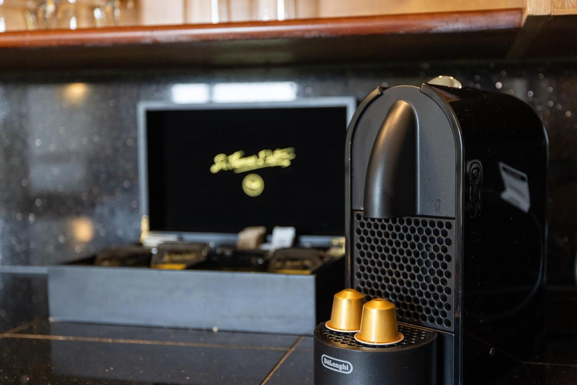ミンディル ビーチ カジノ アンド リゾート ダーウィン エクステリア 写真 A Nespresso machine
